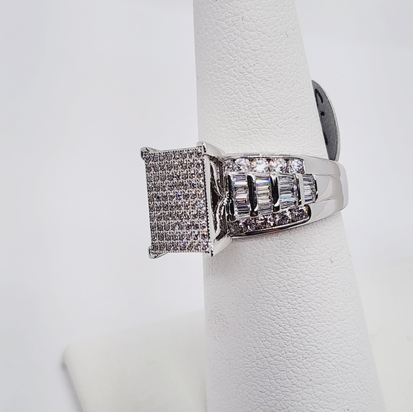 Brand New Sterling Silver 925 Square Design Woman's Ring - Picture 2 of 5